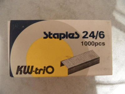 Лот: 1447740. Фото: 1. скобы 2. Степлеры, дыроколы