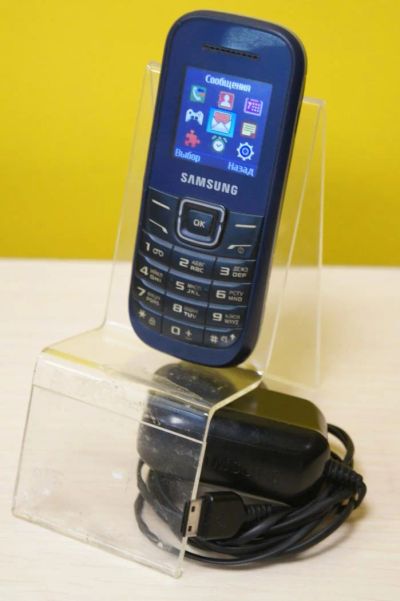 Лот: 9917622. Фото: 1. Продам телефон Samsung GT-E1200M... Кнопочные мобильные телефоны