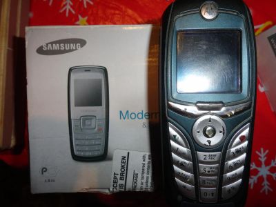 Лот: 5328850. Фото: 1. Сотовый телефон Motorola. Неисправный... Кнопочные мобильные телефоны
