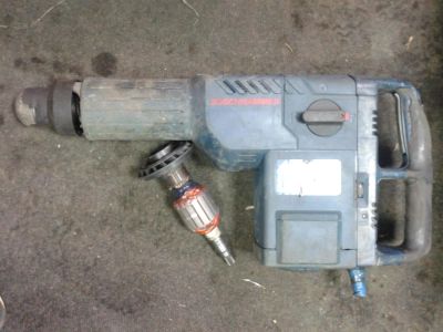 Лот: 7085190. Фото: 1. отбойный молоток Bosch GBH 11... Электроинструмент