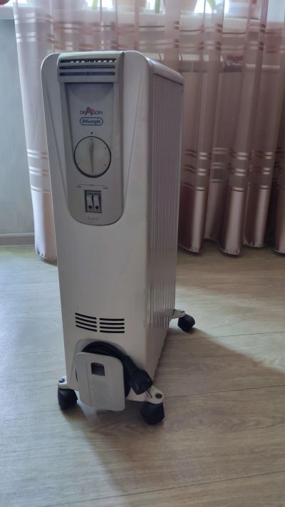 Лот: 25587742. Фото: 1. Масляный обогреватель Delonghi... Обогреватели бытовые