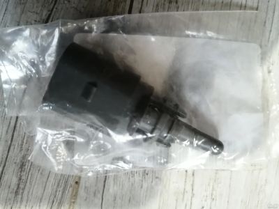 Лот: 18243725. Фото: 1. VAG 8ZO820535A Новый датчик наружной... Электрооборудование