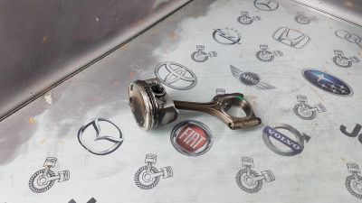 Лот: 23586786. Фото: 1. Поршень с шатуном Subaru XV FB16B... Двигатель и элементы двигателя