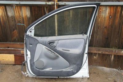 Лот: 1779117. Фото: 1. Дверь Vitz 2000. Кузов