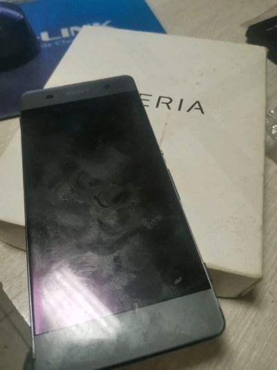 Лот: 18386922. Фото: 1. Смартфон sony 3112 с коробкой... Смартфоны