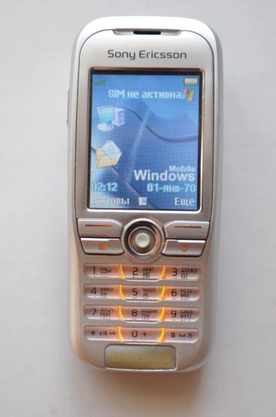 Лот: 4911033. Фото: 1. Мобильный телефон Sony Ericsson... Кнопочные мобильные телефоны