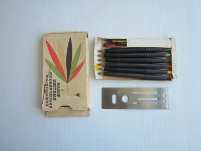 Лот: 15570193. Фото: 1. Карандаши, трафарет (СССР). Ручки, карандаши, маркеры