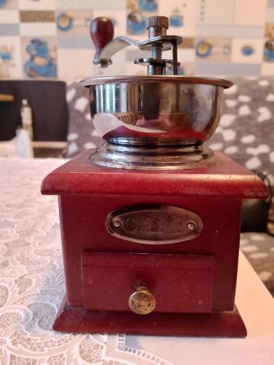 Лот: 25350671. Фото: 1. Кофемолка. Чайники, кофемашины, кулеры