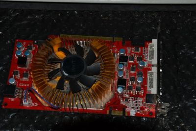 Лот: 7894038. Фото: 1. nVidia GeForce 9600GT Palit. Видеокарты
