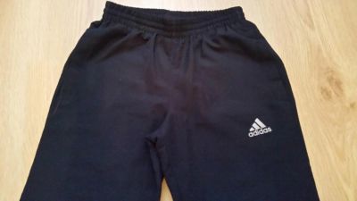 Лот: 4435489. Фото: 1. Фирменые брюки Adidas р.110-116... Спортивная одежда
