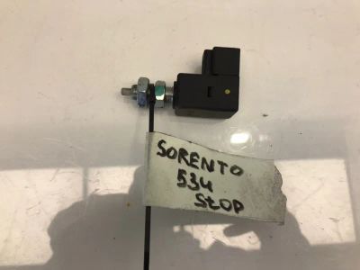 Лот: 21704477. Фото: 1. концевик педали тормоза Kia Sorento... Двигатель и элементы двигателя