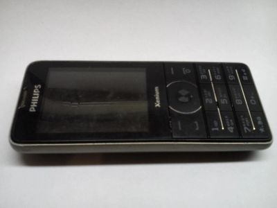Лот: 10430132. Фото: 1. Philips Xenium X1560. Кнопочные мобильные телефоны