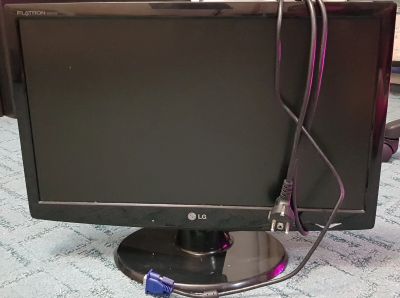 Лот: 17064973. Фото: 1. Монитор LG Flatron W2243S. ЖК-мониторы