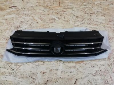 Лот: 15250376. Фото: 1. Решетка радиатора верхняя Volkswagen... Кузов