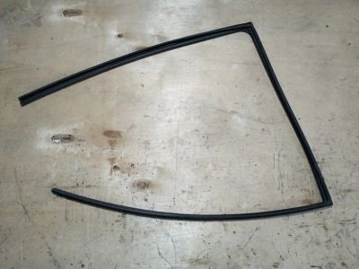 Лот: 21402842. Фото: 1. Уплотнитель стекла бокового Toyota... Двигатель и элементы двигателя