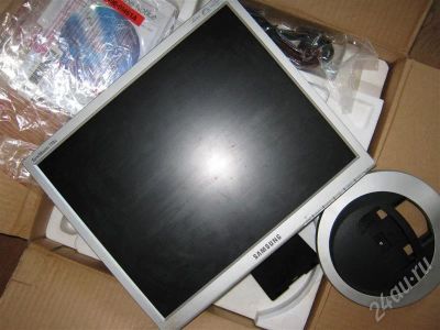 Лот: 423420. Фото: 1. ЖК-монитор 17" Samsung 710N (сломана... ЖК-мониторы