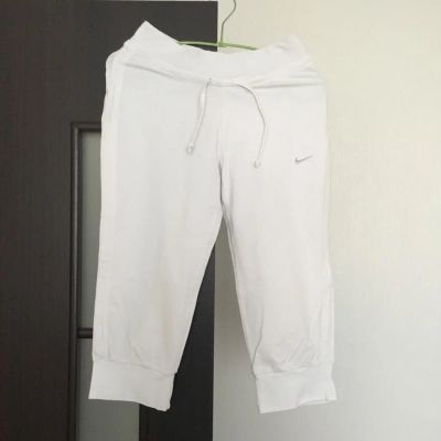 Лот: 7539111. Фото: 1. Спортивные бриджи Nike. Шорты