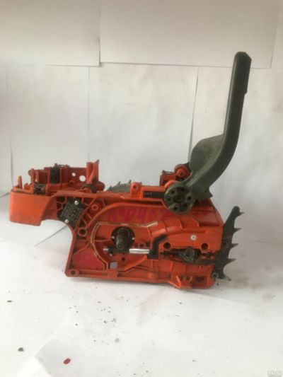 Лот: 18273036. Фото: 1. Корпуса двигателя бензопилы Husqvarna... Запчасти