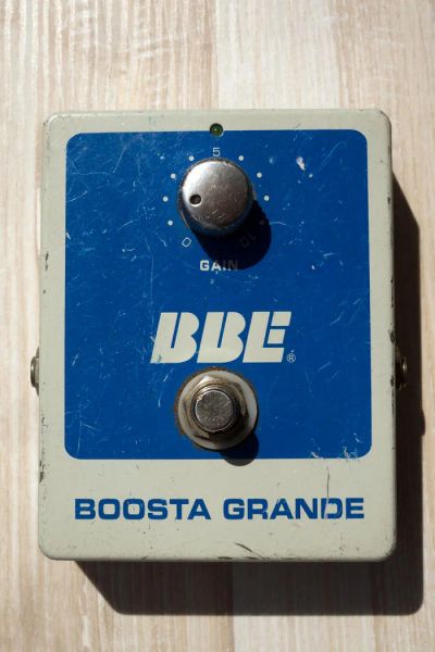 Лот: 4644377. Фото: 1. BBE Boosta Grande. Гитарные эффекты и комбоусилители