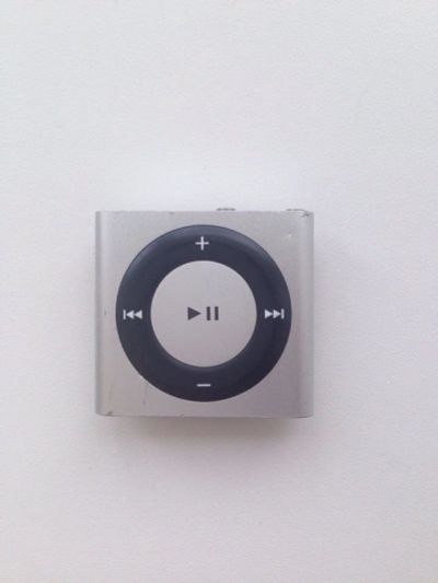 Лот: 7020814. Фото: 1. Apple iPod Shuffle 4. Плееры