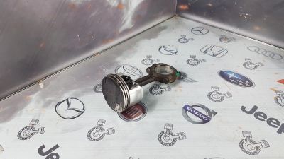 Лот: 23589294. Фото: 1. Поршень с шатуном Subaru Impreza... Двигатель и элементы двигателя