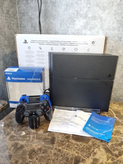 Лот: 18445291. Фото: 1. Sony Playstation 4 PS4 + 2 Геймпада... Игры для консолей