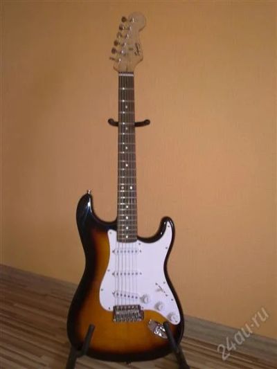 Лот: 1091948. Фото: 1. Электрогитара Squier Bullet Strat. Гитары