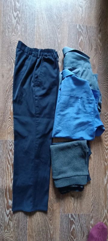 Лот: 19361477. Фото: 1. Брюки, две рубашки, две жилетки... Брюки, шорты, джинсы