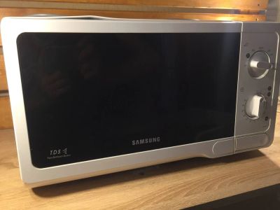 Лот: 18301665. Фото: 1. Микроволновая печь Samsung MW71ER... Микроволновки, мини-печи