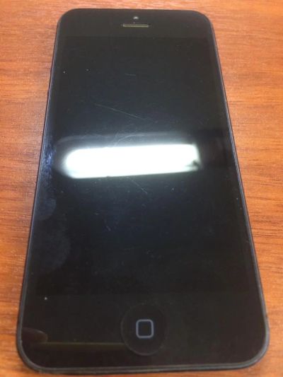 Лот: 4773119. Фото: 1. Iphone 5 16 gb Black. Смартфоны