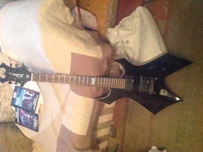 Лот: 4001987. Фото: 1. B.C.Rich warlock подписуха Мика... Гитары