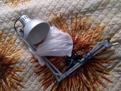 Лот: 6411749. Фото: 1. Настольная лампа на регулируемом... Другое освещение