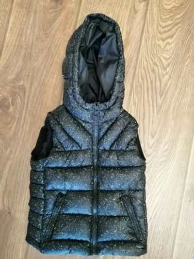 Лот: 14535904. Фото: 1. Жилетка Zara рост 104. Верхняя одежда