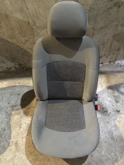 Лот: 21717327. Фото: 1. сиденье Renault Symbol LU01. Двигатель и элементы двигателя