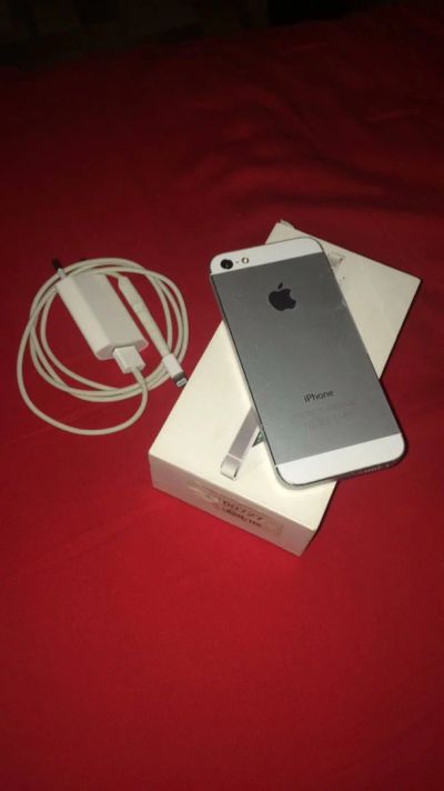 Лот: 12444855. Фото: 1. iPhone 5 16gb white + бонус. Смартфоны