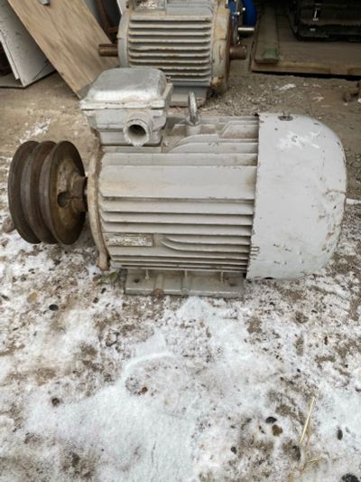Лот: 18302110. Фото: 1. Электродвигатель 11квт 3000 оборотов. Электродвигатели