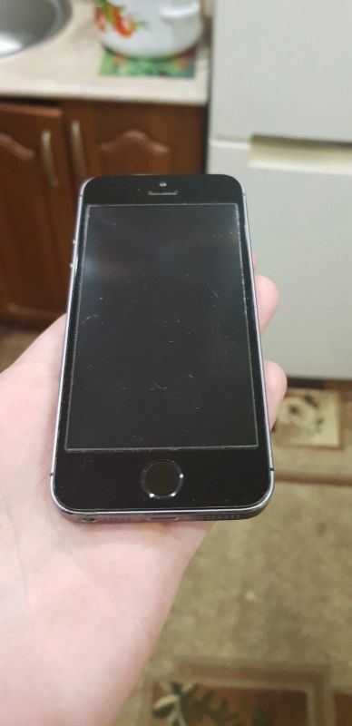 Лот: 12826745. Фото: 1. Iphone 5s 16gb черный. Смартфоны