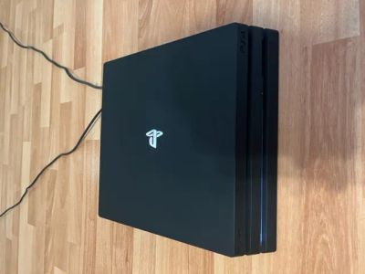 Лот: 19443038. Фото: 1. Sony playstation 4 PS4 pro ИДЕАЛьная. Игры для консолей