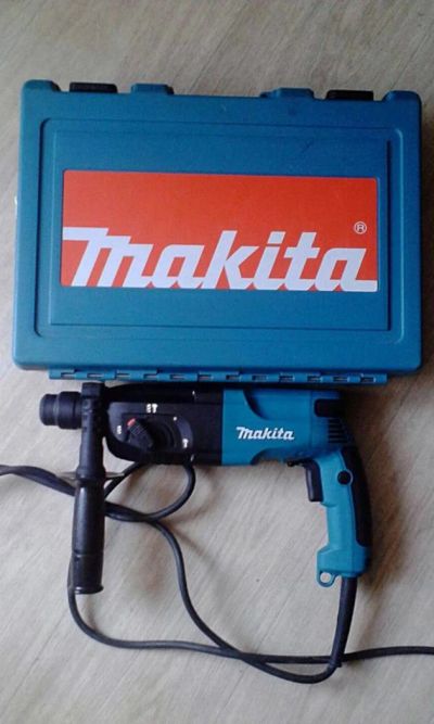 Лот: 7832906. Фото: 1. Перфоратор Makita HR2450. Электроинструмент