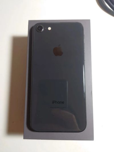 Лот: 20912201. Фото: 1. iPhone 8, 64 ГБ. Смартфоны