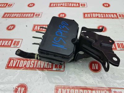 Лот: 20901284. Фото: 1. Блок abs Toyota Vitz KSP130 1KR-FE... Двигатель и элементы двигателя