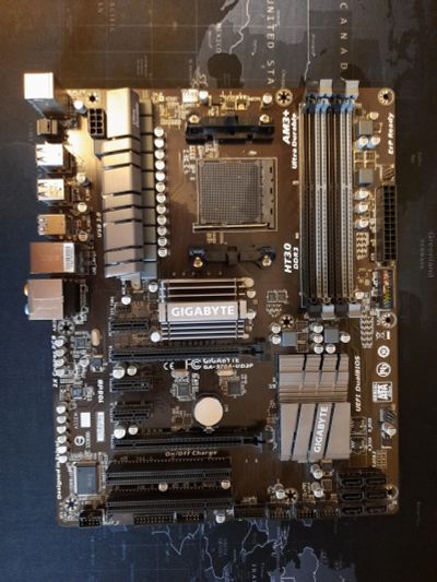 Лот: 20043416. Фото: 1. Материнская плата Gigabyte GA-970A-UD3P. Материнские платы
