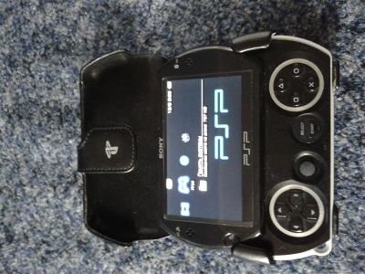 Лот: 1895207. Фото: 1. PSP GO + чехол. Игровые приставки, консоли