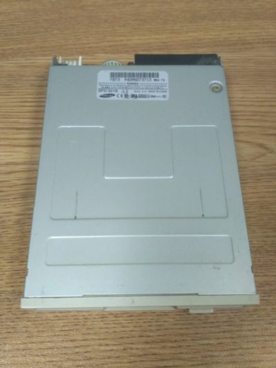 Лот: 12666785. Фото: 1. Дисковод FDD Samsung SFD-321B. Приводы CD, DVD, BR, FDD