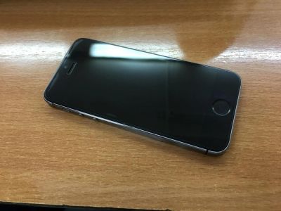Лот: 8886673. Фото: 1. iPhone 5s на 32gb. Смартфоны