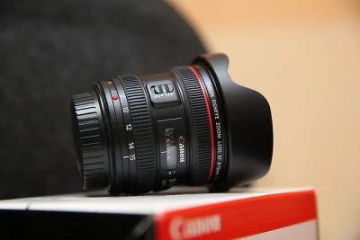 Лот: 7754035. Фото: 1. Canon EF 8-15mm Fisheye f/4 L... Объективы