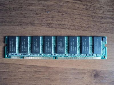 Лот: 4032531. Фото: 1. SDRAM Hyundai 128Mb 133MHz. Оперативная память