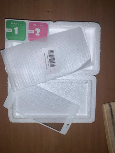 Лот: 14856984. Фото: 1. Стекло Xiaomi Redmi 4 белое защитное. Защитные стёкла, защитные плёнки