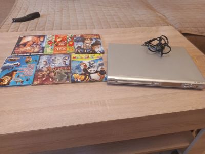 Лот: 24894813. Фото: 1. DVD плеер с дисками. DVD, Blu-Ray плееры