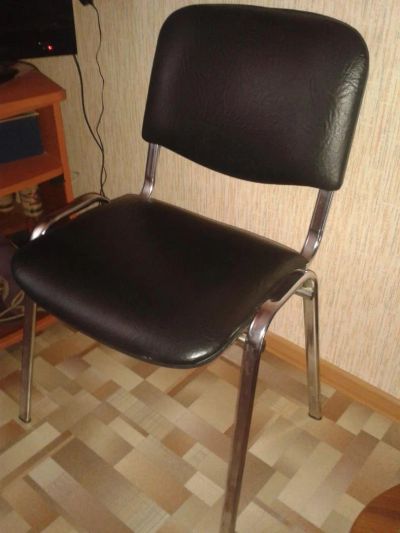 Лот: 5078368. Фото: 1. Продам стул офисный черный, кожа. Столы, стулья, обеденные группы